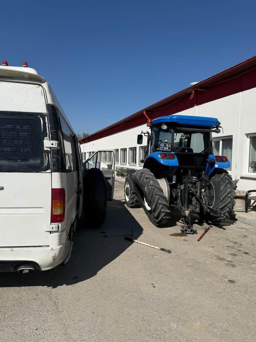 Traktör Arka Lastik Değişimi